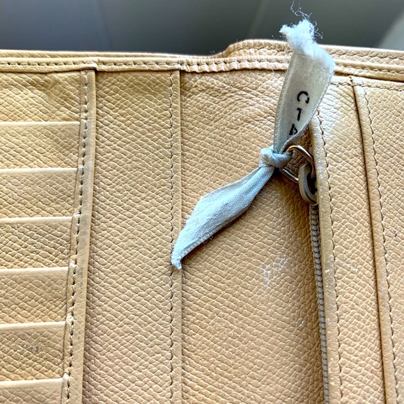 CHANEL TAN WALLET - Picture 8 of 12